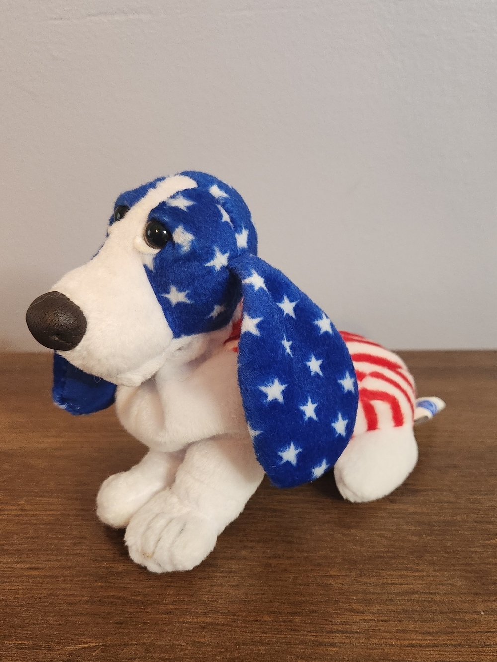 Applause Limited Edition Hush Puppies Patriotic Basset Hound Plush